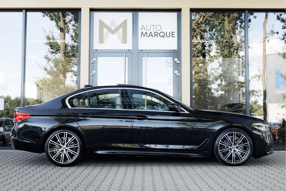 BMW 5-serie Sedan 530i Aut. High Executive uit 2020, foto 9