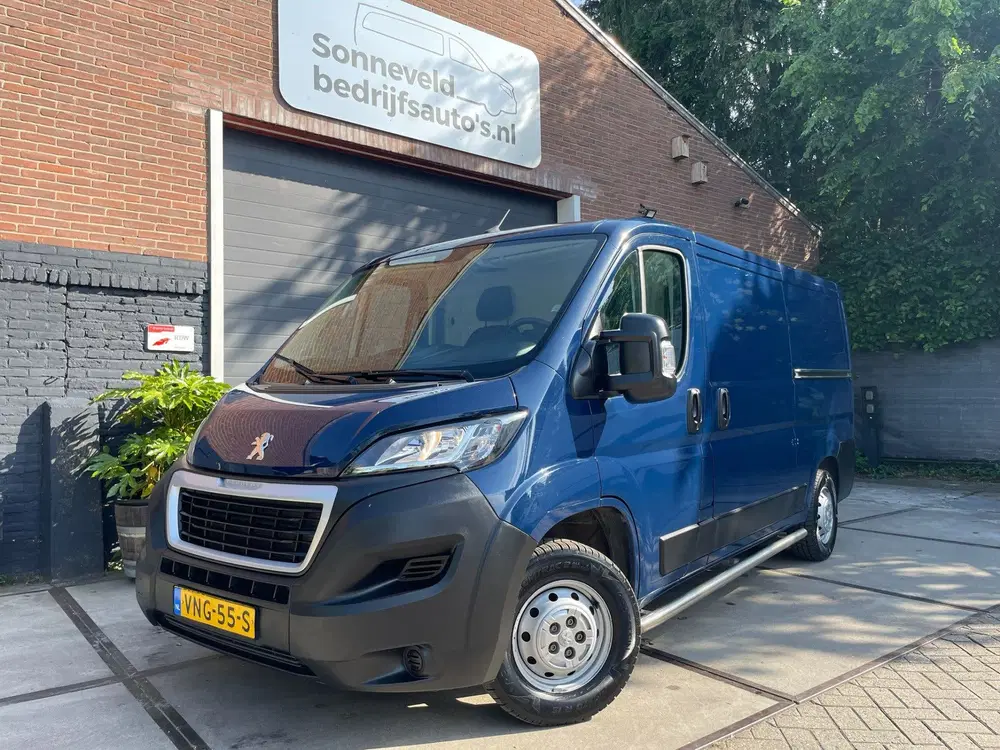 Peugeot Boxer 330 2.2 BlueHDi 120 L2H1 Premium (bj 2021) uit 2021, foto 2