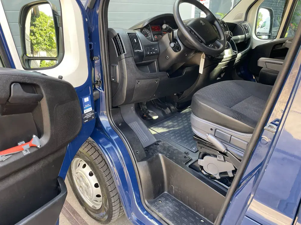 Peugeot Boxer 330 2.2 BlueHDi 120 L2H1 Premium (bj 2021) uit 2021, foto 9