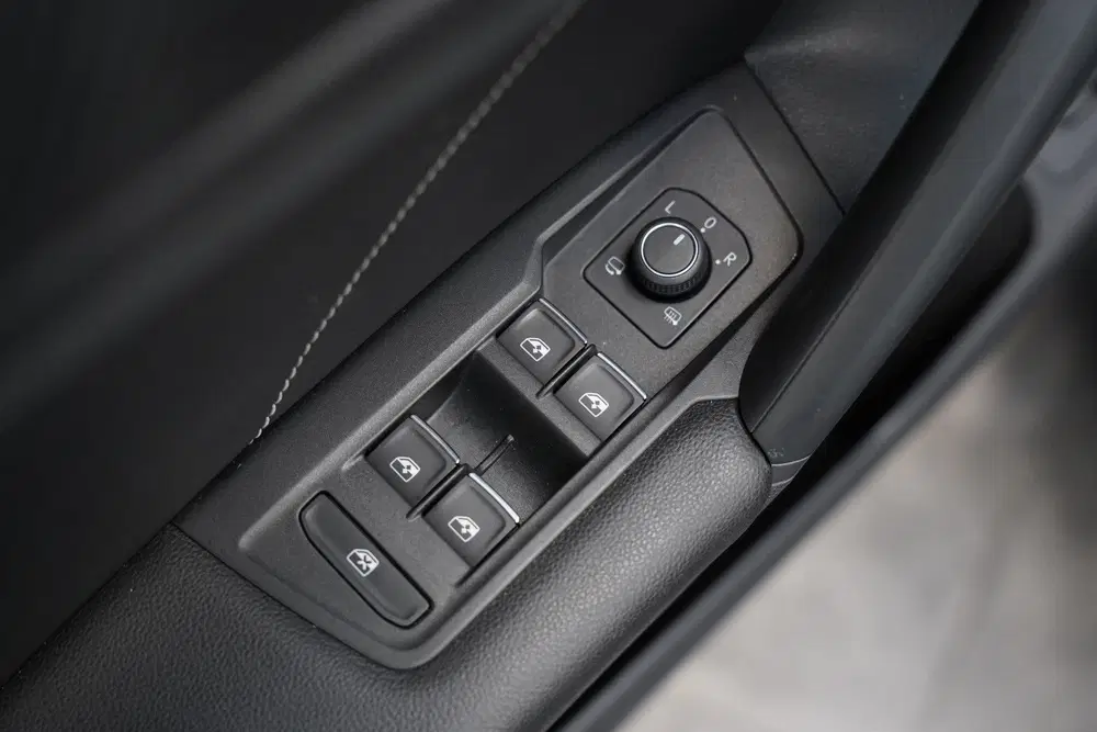 Volkswagen Tiguan 1.4 TSI eHybrid R-Line Business ACC Pano E uit 2023, foto 14