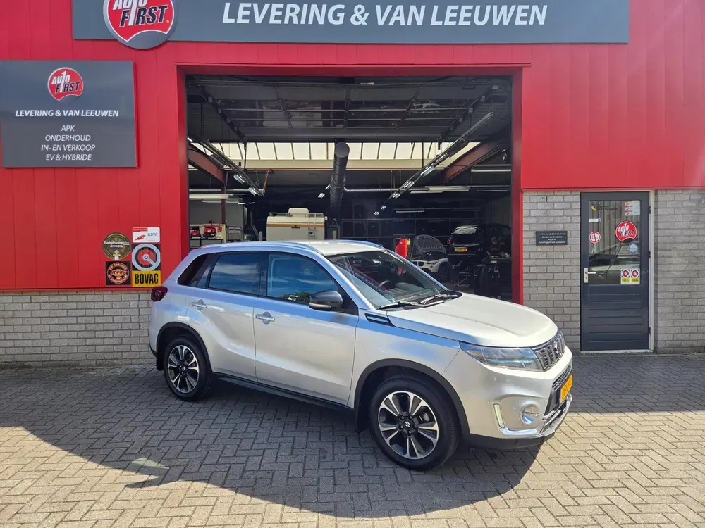 Suzuki Vitara 1.4 Boosterjet Style Smart Hybrid uit 2020, foto 4