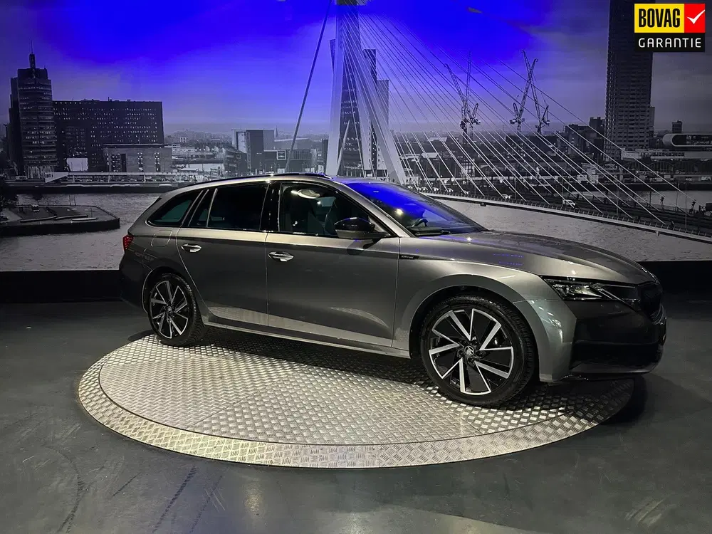 Skoda Octavia 1.5 TSI MHEV Sportline Tour*Pano*Keyless uit 2025