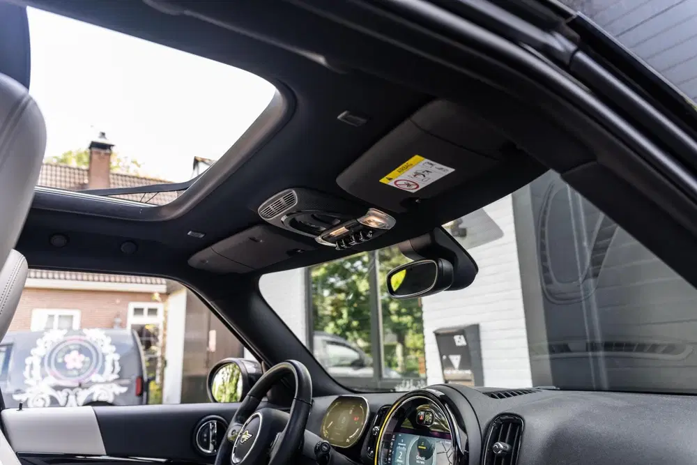 Mini Countryman 1.5 Cooper S E ALL4 Panoramadak Carplay uit 2022, foto 14