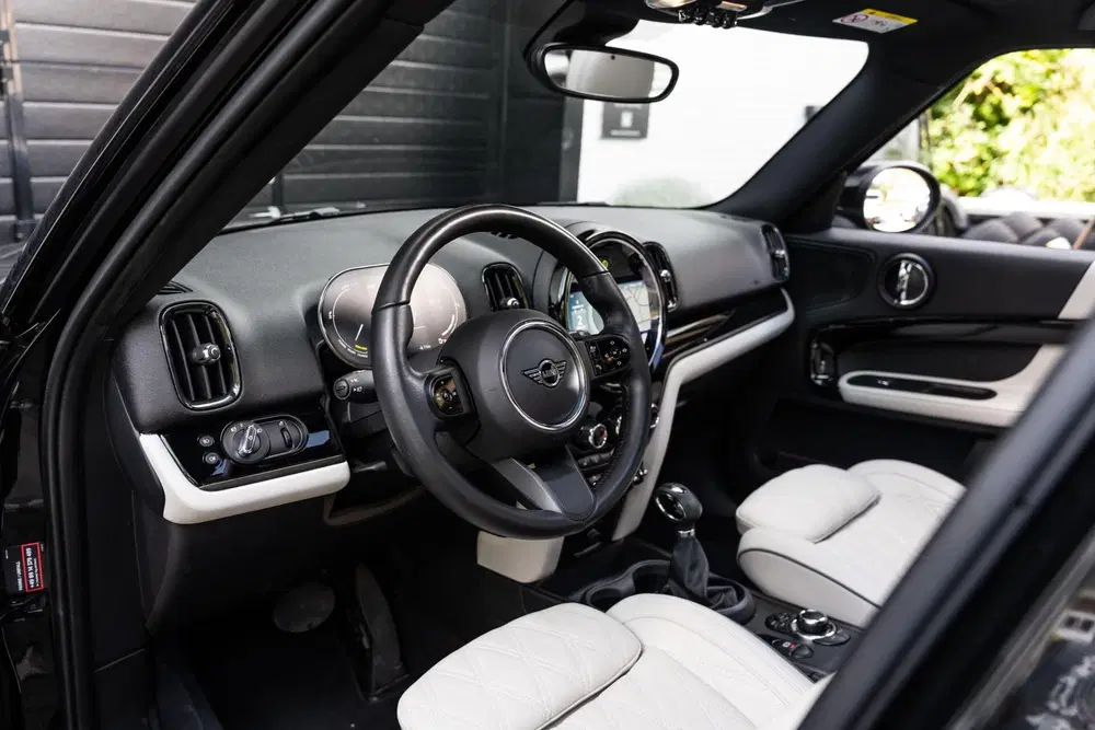 Mini Countryman 1.5 Cooper S E ALL4 Panoramadak Carplay uit 2022, foto 15