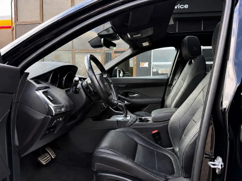 Jaguar E-Pace 2.0 P250 AWD R-Dynamic SE uit 2020, foto 12