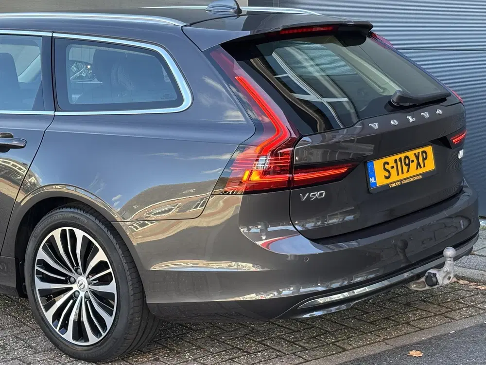 Volvo V90 2.0 T6 Hybrid AWD Essential Bright uit 2023, foto 10