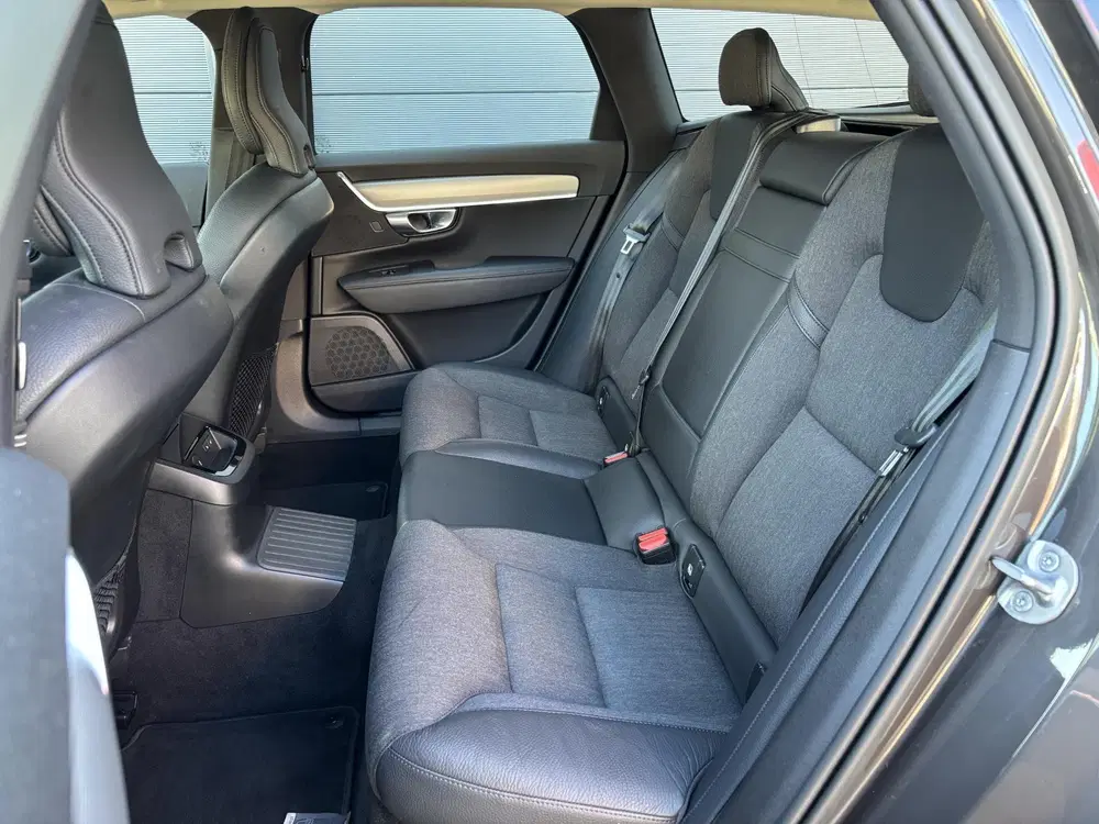 Volvo V90 2.0 T6 Hybrid AWD Essential Bright uit 2023, foto 12