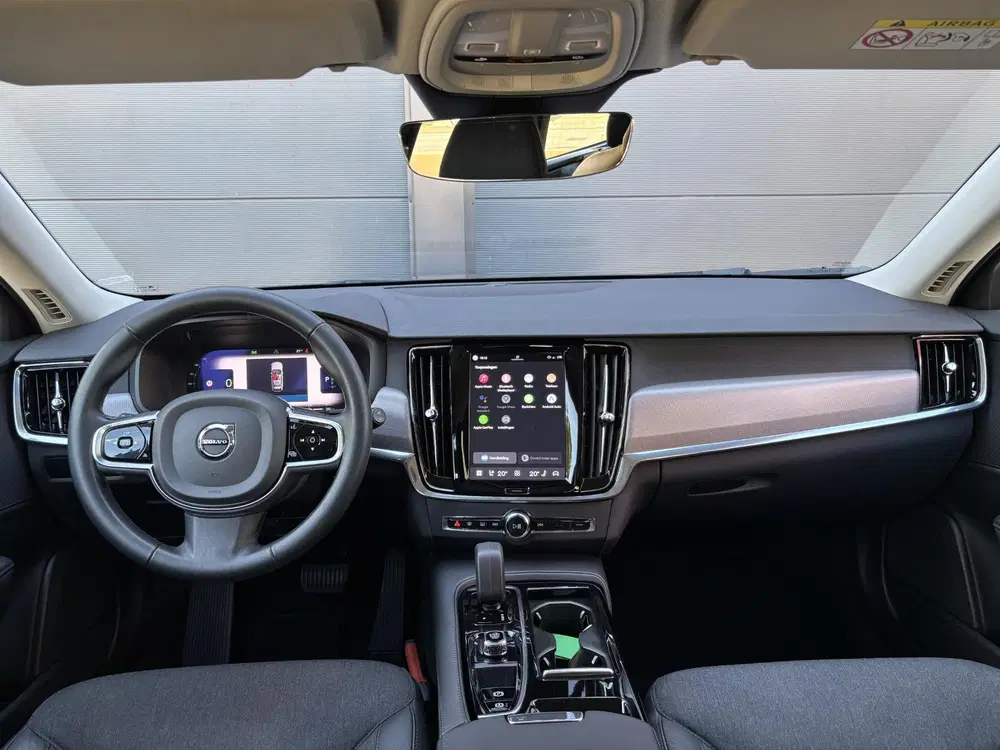 Volvo V90 2.0 T6 Hybrid AWD Essential Bright uit 2023, foto 2