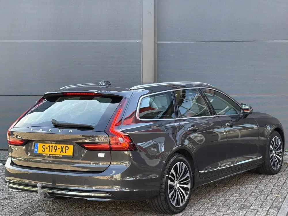 Volvo V90 2.0 T6 Hybrid AWD Essential Bright uit 2023, foto 3