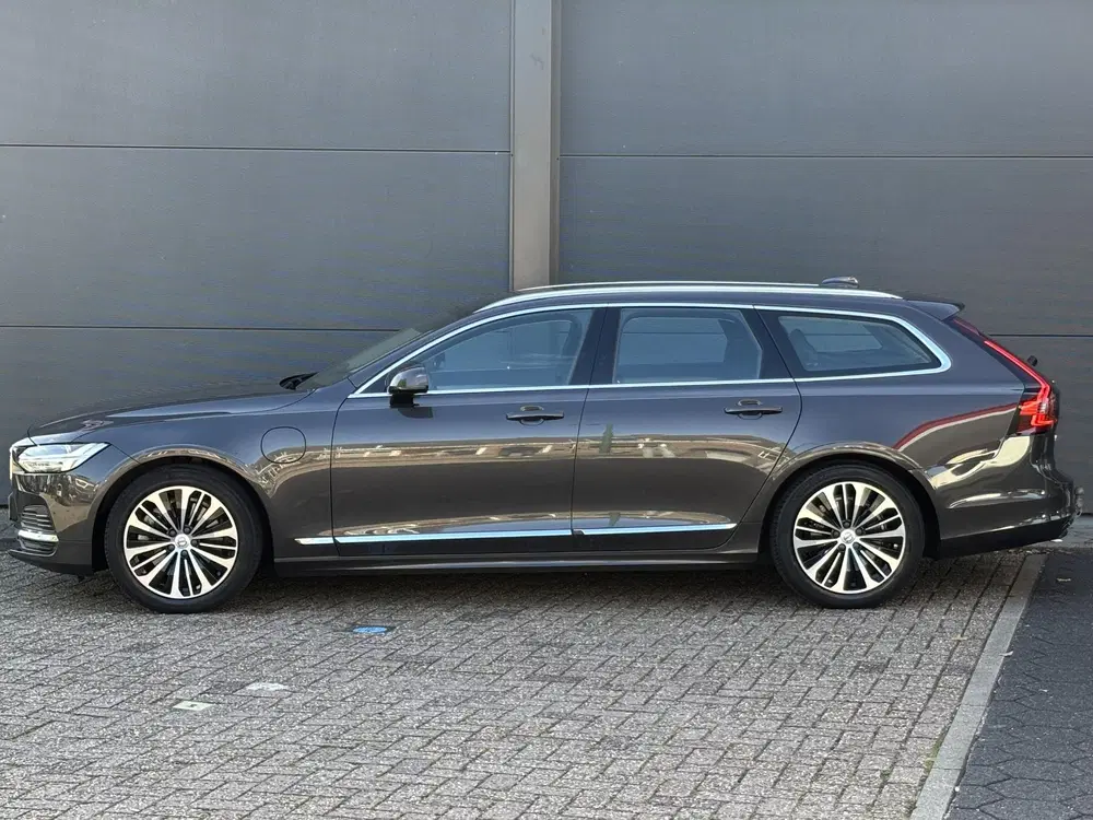 Volvo V90 2.0 T6 Hybrid AWD Essential Bright uit 2023, foto 5