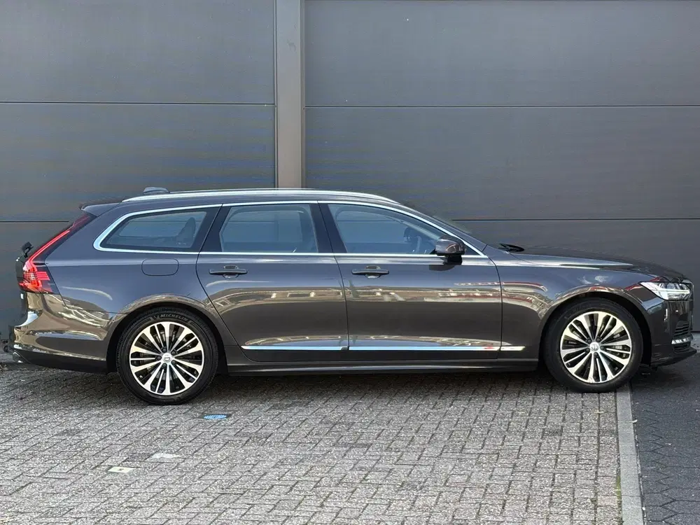 Volvo V90 2.0 T6 Hybrid AWD Essential Bright uit 2023, foto 7