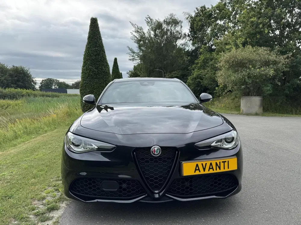 Alfa Romeo Giulia 2.0 T 310pk RWD uit 2022, foto 3