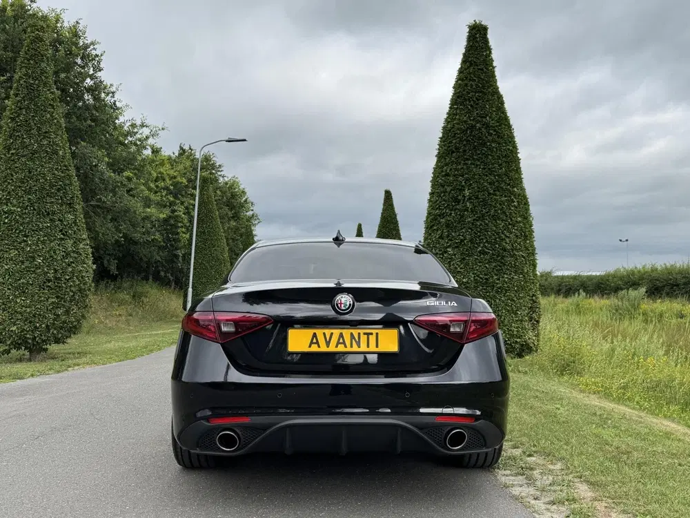 Alfa Romeo Giulia 2.0 T 310pk RWD uit 2022, foto 6