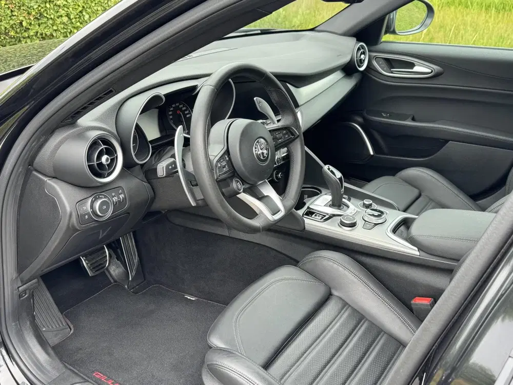 Alfa Romeo Giulia 2.0 T 310pk RWD uit 2022, foto 9