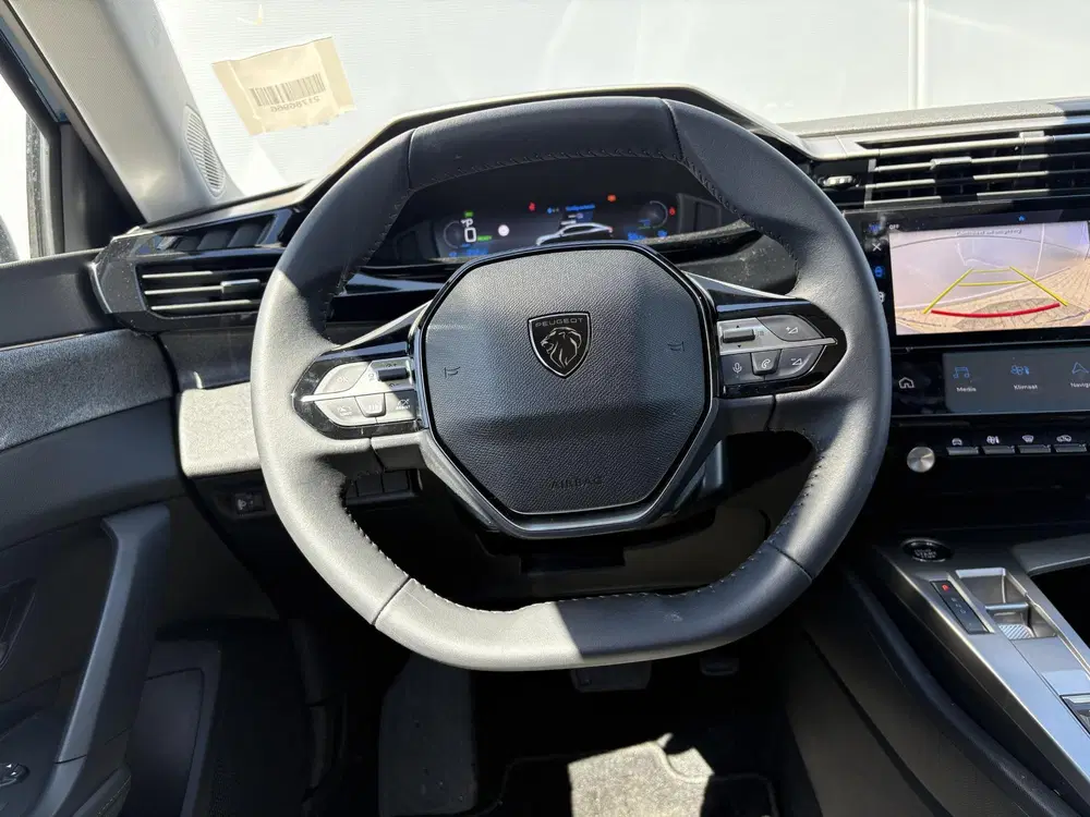 Peugeot 408 Allure 58 kWh uit 2025, foto 13