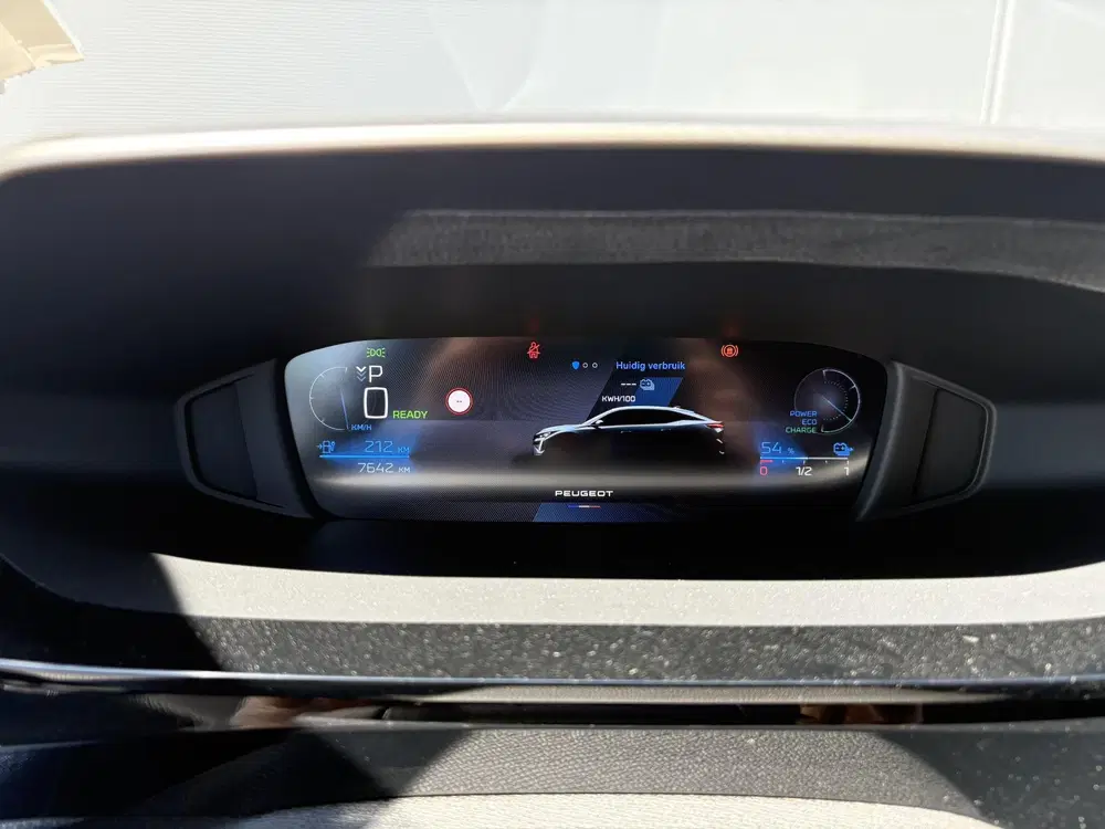 Peugeot 408 Allure 58 kWh uit 2025, foto 14
