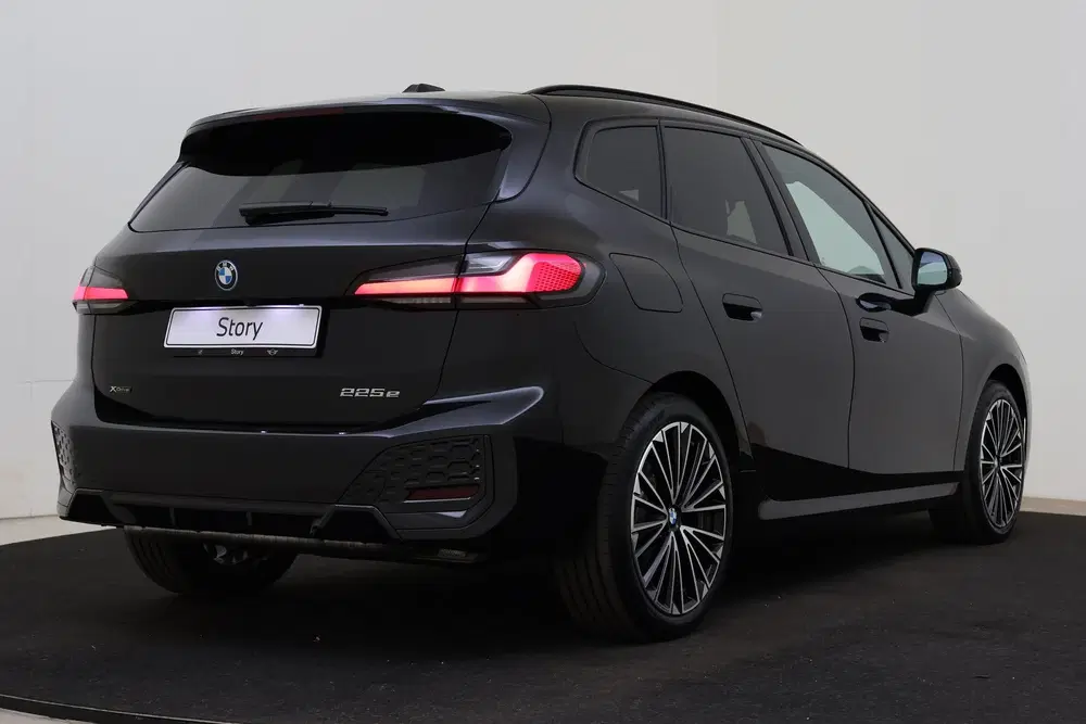 BMW 2-serie Active Tourer 225e xDrive M Sport Automaat uit 2026, foto 2