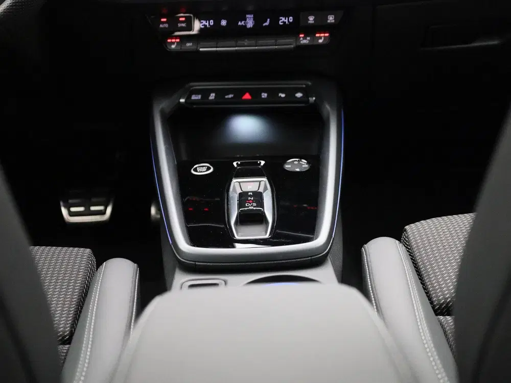 Audi A3 40 TFSI e Advanced edition l Adaptive crui uit 2025, foto 10