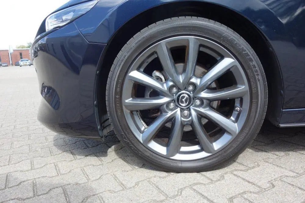 Mazda 3 2.0 E-SA-G COMFORT uit 2021, foto 2