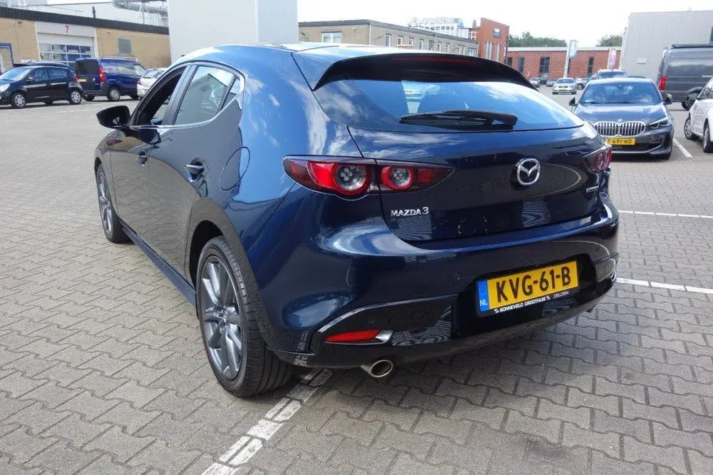 Mazda 3 2.0 E-SA-G COMFORT uit 2021, foto 5