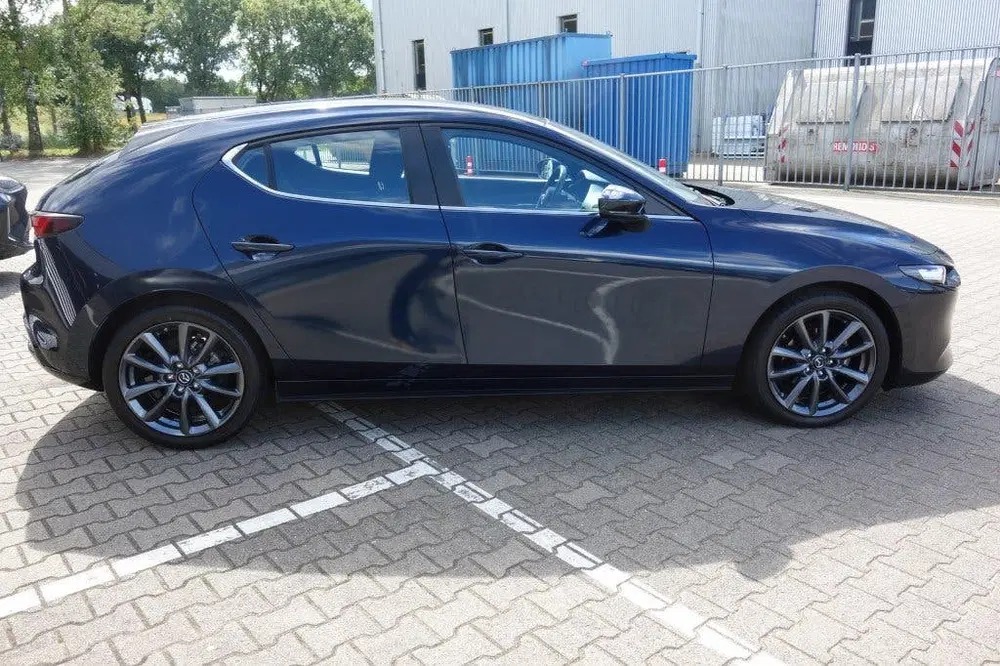 Mazda 3 2.0 E-SA-G COMFORT uit 2021, foto 7