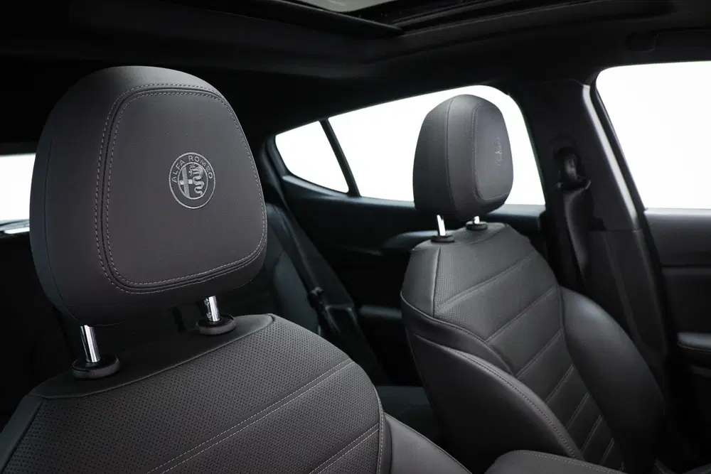 Alfa Romeo Tonale Veloce PANORAMADAK uit 2025, foto 12