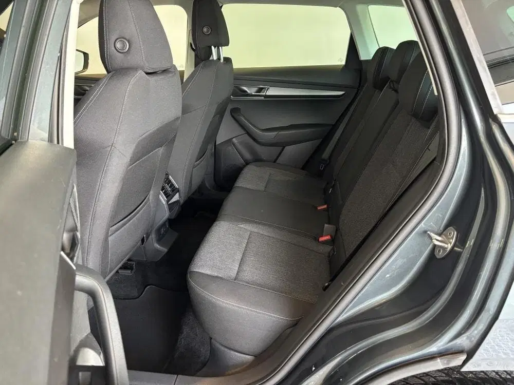 Skoda Karoq 1.0 TSI Business Edition Stoelverwarming uit 2021, foto 11