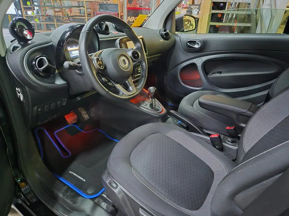 Smart forTwo EQ Comfort uit 2020, foto 9