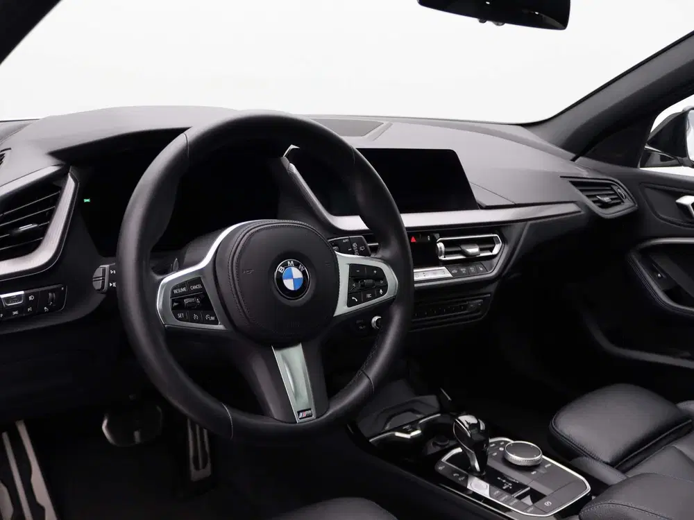 BMW 1-serie 5-deurs 118i High Executive uit 2020, foto 13