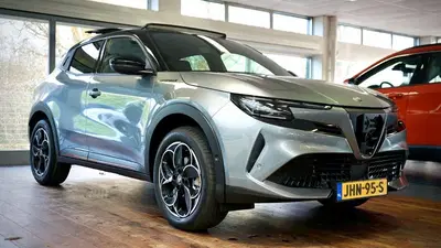 Alfa Romeo Junior 1.2 T Hybride Ibrida Speciale uit 2025