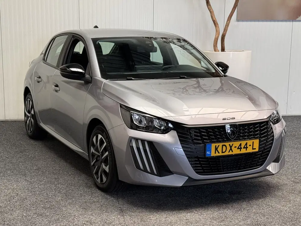 Peugeot 208 1.2 STYLE 100PK MODEL 2025 NAVIGATIE CRUIS uit 2025, foto 2