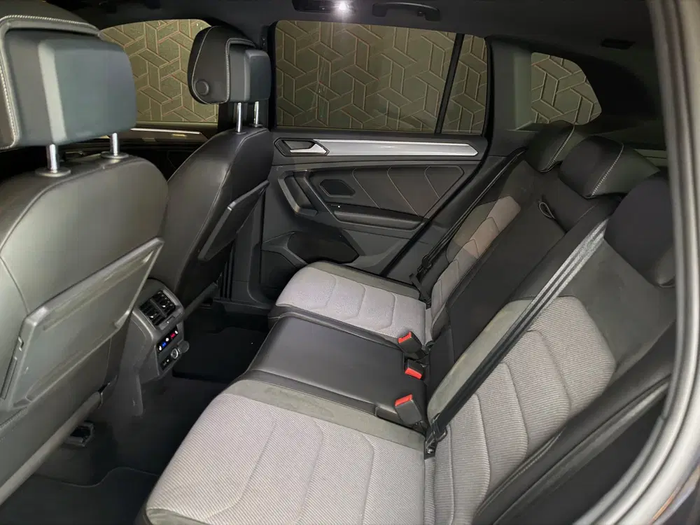 Volkswagen Tiguan 2.0 TSI 4Motion uit 2019, foto 10