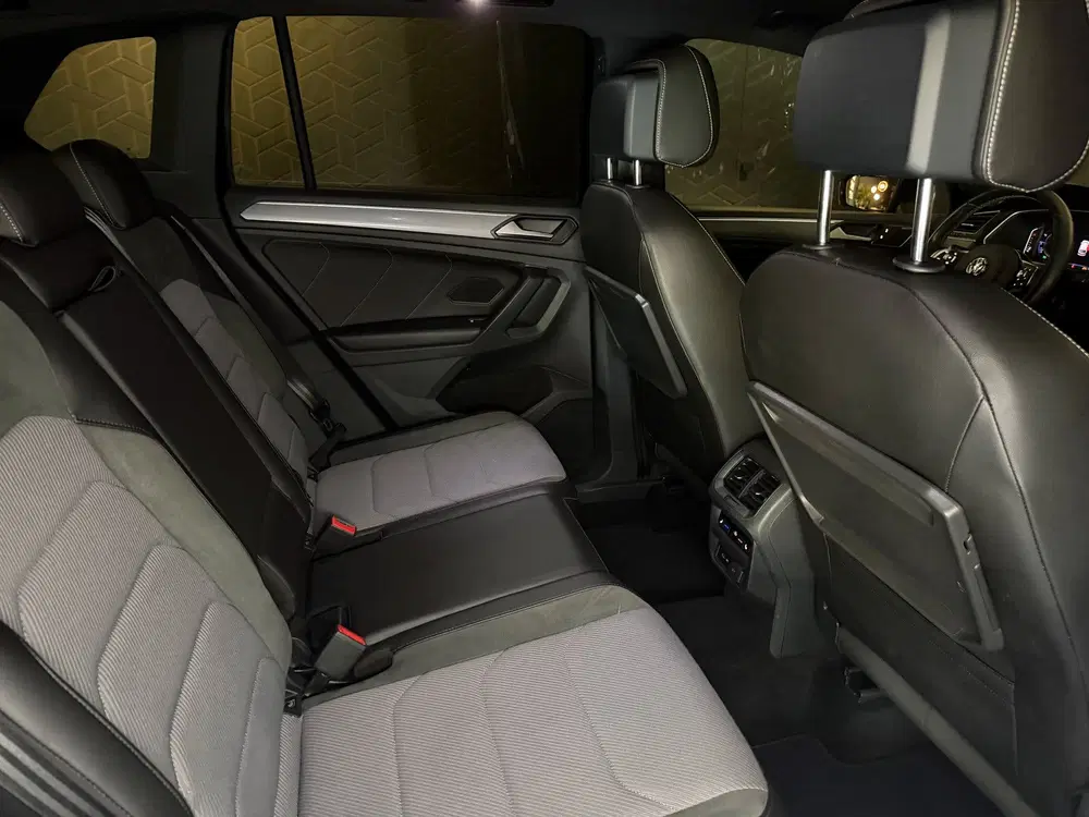 Volkswagen Tiguan 2.0 TSI 4Motion uit 2019, foto 13