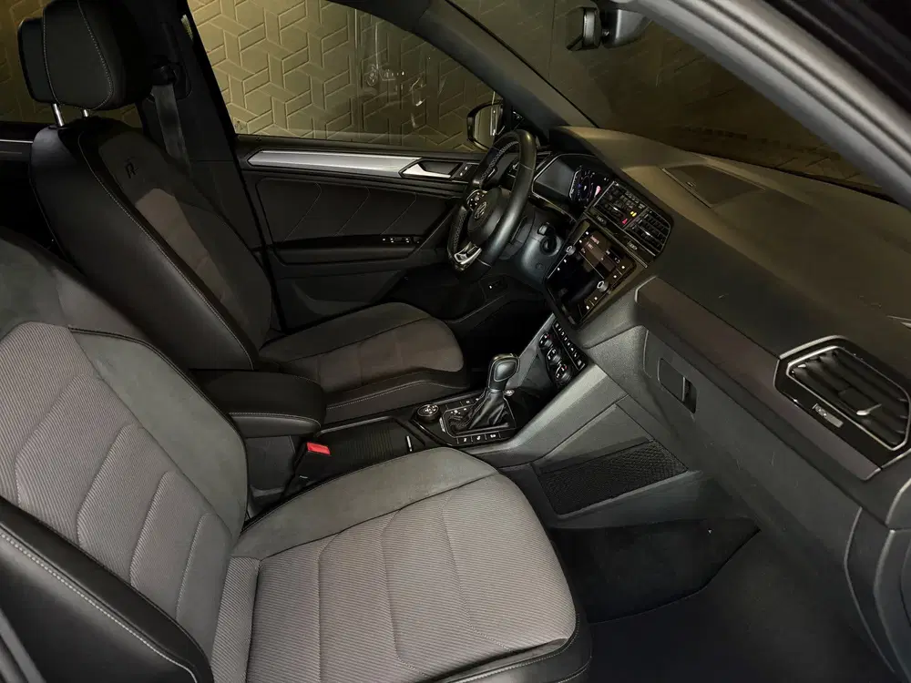 Volkswagen Tiguan 2.0 TSI 4Motion uit 2019, foto 14