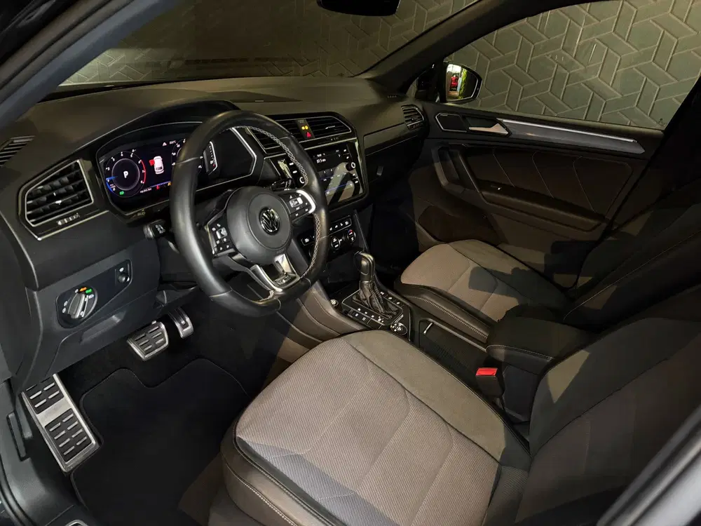 Volkswagen Tiguan 2.0 TSI 4Motion uit 2019, foto 9