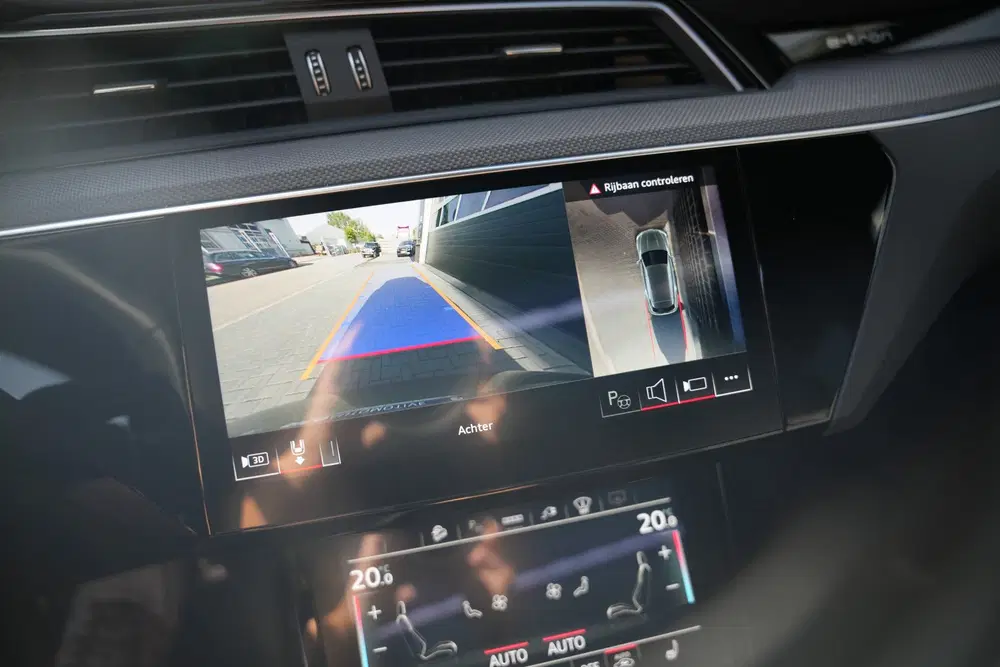 Audi SQ8 Quattro 115 kWh 503 pk uit 2024, foto 12