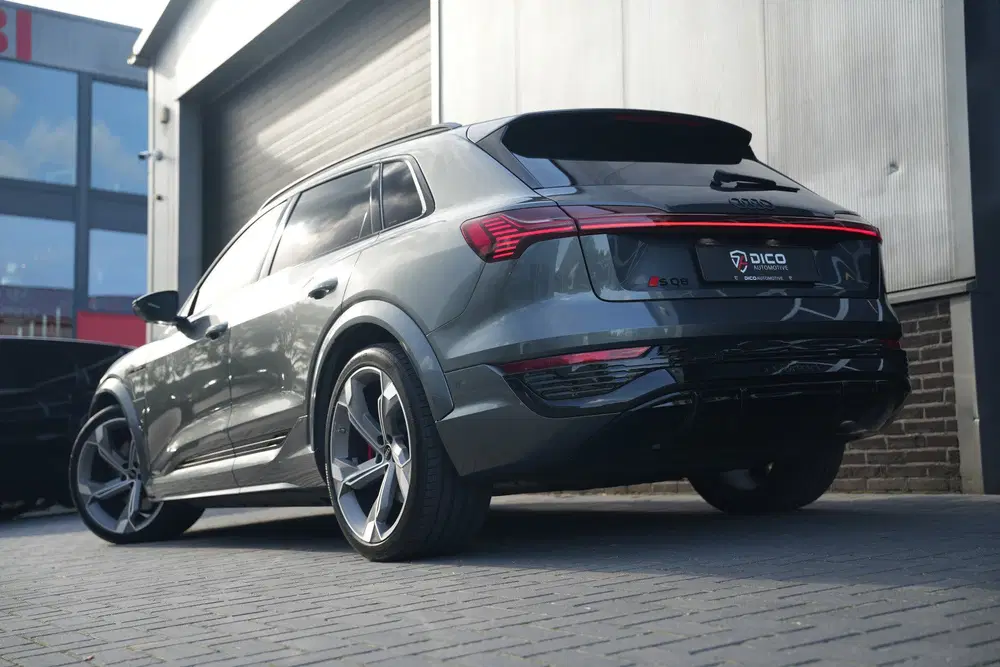 Audi SQ8 Quattro 115 kWh 503 pk uit 2024, foto 3
