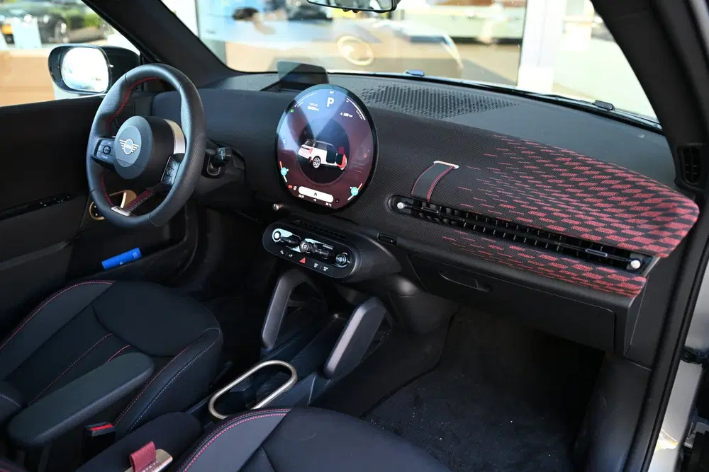 Mini Hatchback Cooper E uit 2026, foto 3
