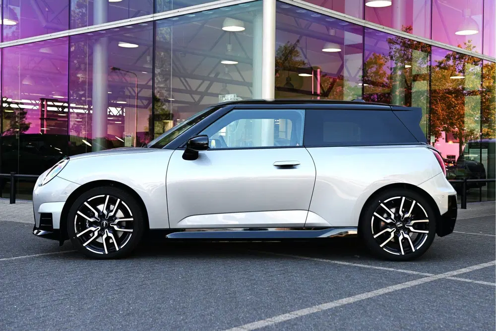 Mini Hatchback Cooper E uit 2026, foto 5