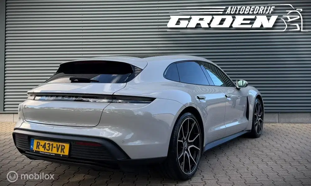 Porsche Taycan Sport Turismo 79 kWh PANO uit 2022, foto 10