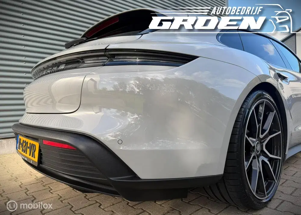Porsche Taycan Sport Turismo 79 kWh PANO uit 2022, foto 8