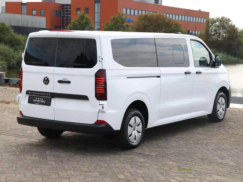 Volkswagen Transporter L2H1 64 kWh uit 2026, foto 5