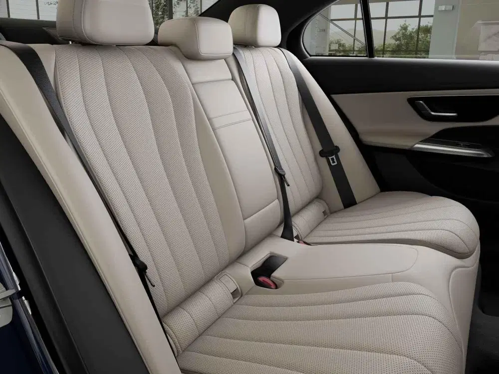 Mercedes-Benz E-Klasse 300 e Business Solution AMG uit 2026, foto 6