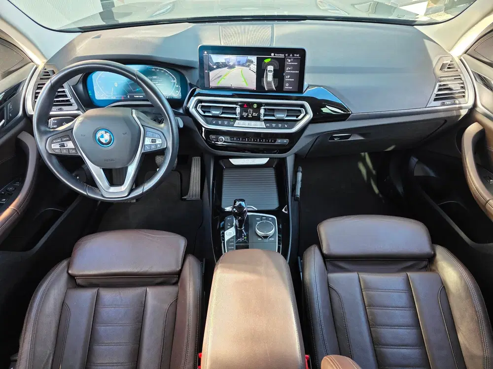 BMW X3 XDrive30e Business Edition Plus uit 2022, foto 2