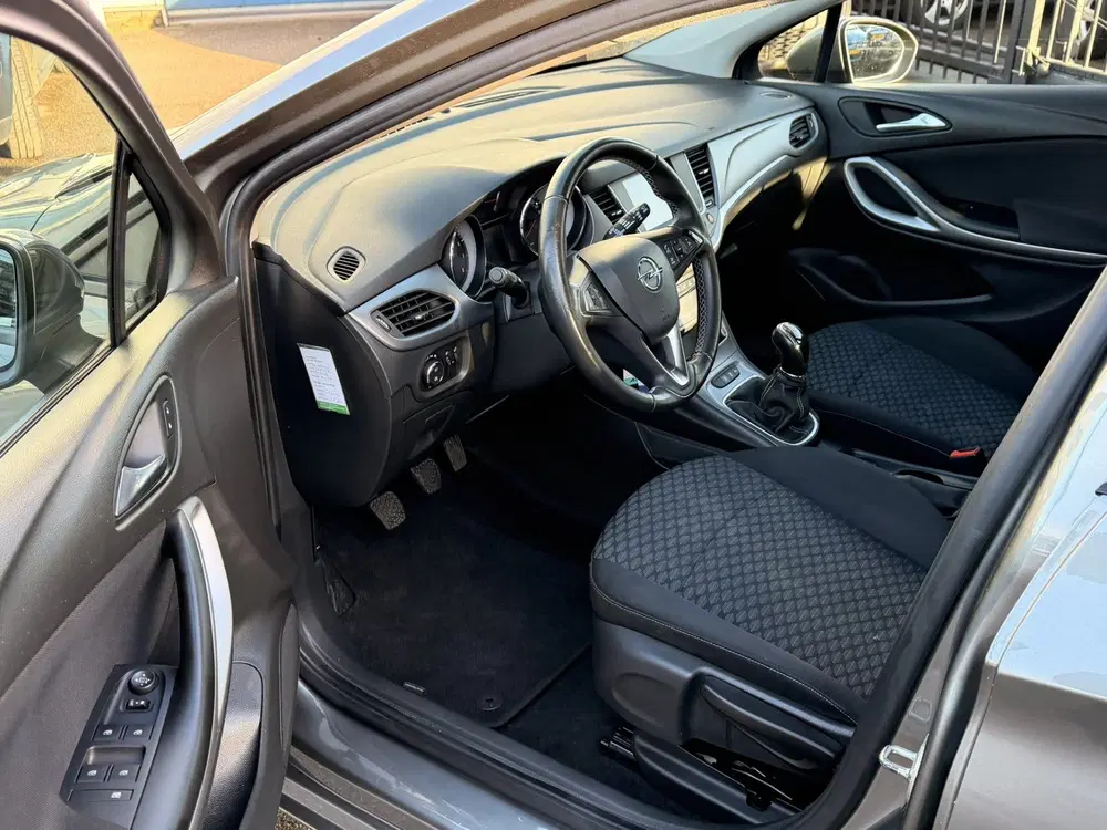 Opel Astra 1.2 Edition 5-DEURS uit 2021, foto 3