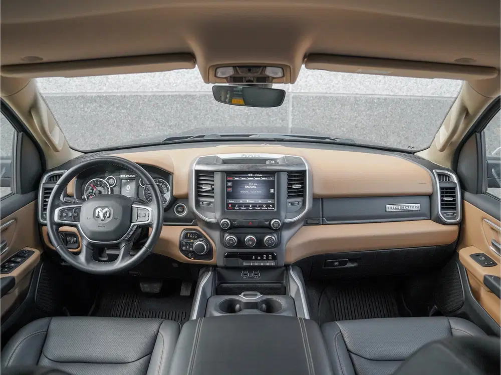 Dodge RAM Big Horn Night Edition 3.6L V6 4X4 uit 2022, foto 3