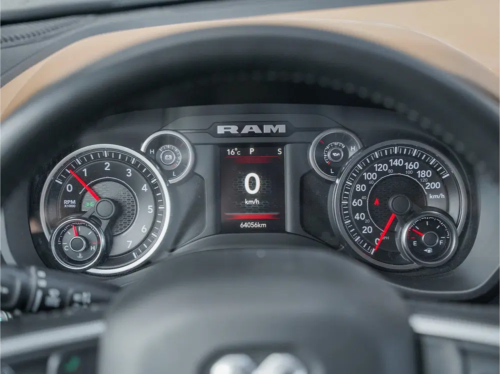 Dodge RAM Big Horn Night Edition 3.6L V6 4X4 uit 2022, foto 9