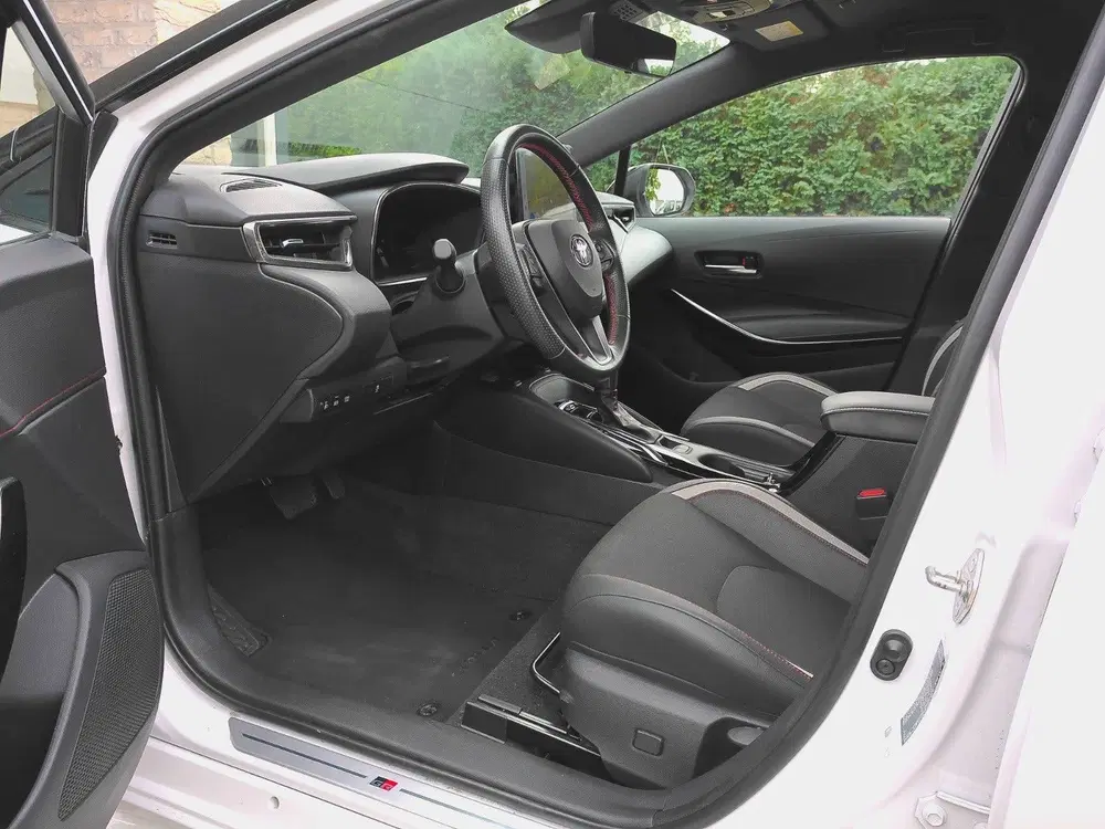 Toyota Corolla Hybrid 140 GR Sport nieuwstaat uit 2023, foto 15