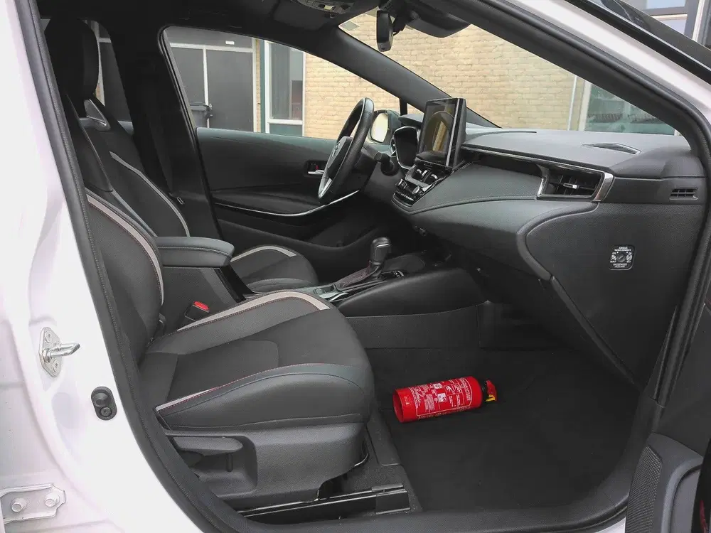 Toyota Corolla Hybrid 140 GR Sport nieuwstaat uit 2023, foto 8
