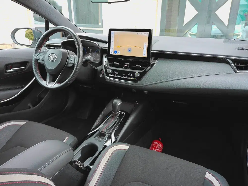 Toyota Corolla Hybrid 140 GR Sport nieuwstaat uit 2023, foto 9